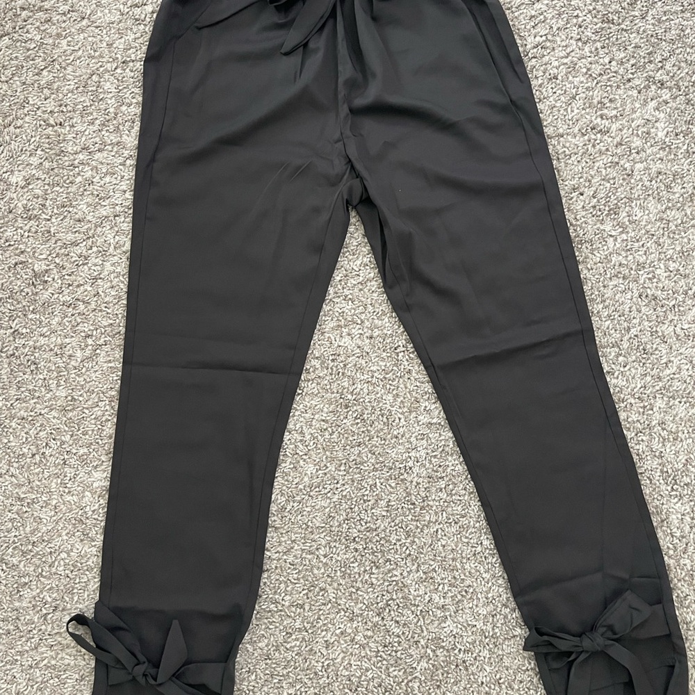 SHEIN Black Ankle-Tie Cropped Pants